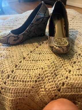 Snake-Print Wedge Pumps with Gold Medallion - Pink/Brown
